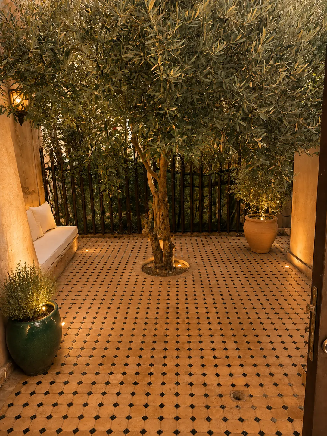 Entrée paysagée de Villa Assi Prestige